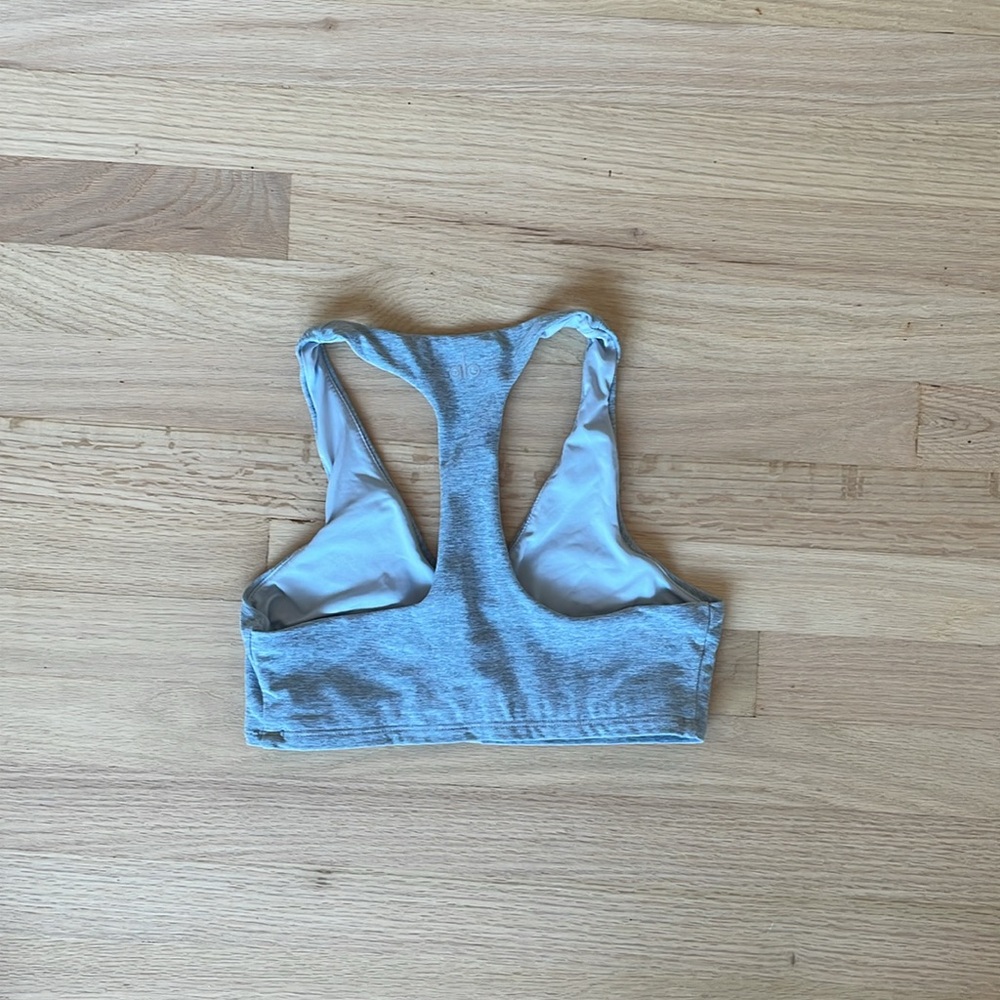 Alo yoga sports bra - Picture 2 of 2